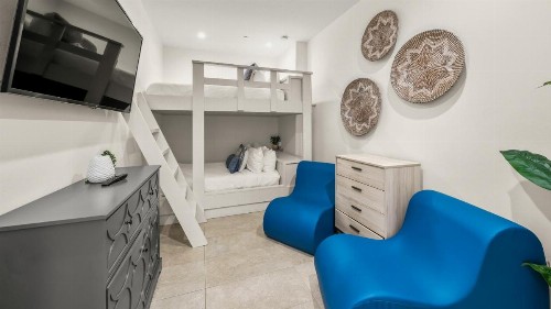 The Upper Deck - image 31