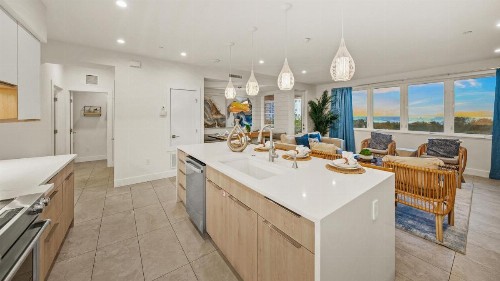 The Upper Deck - image 46