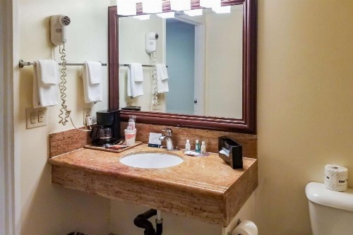 Quality Inn Long Beach - Signal Hill - image 31