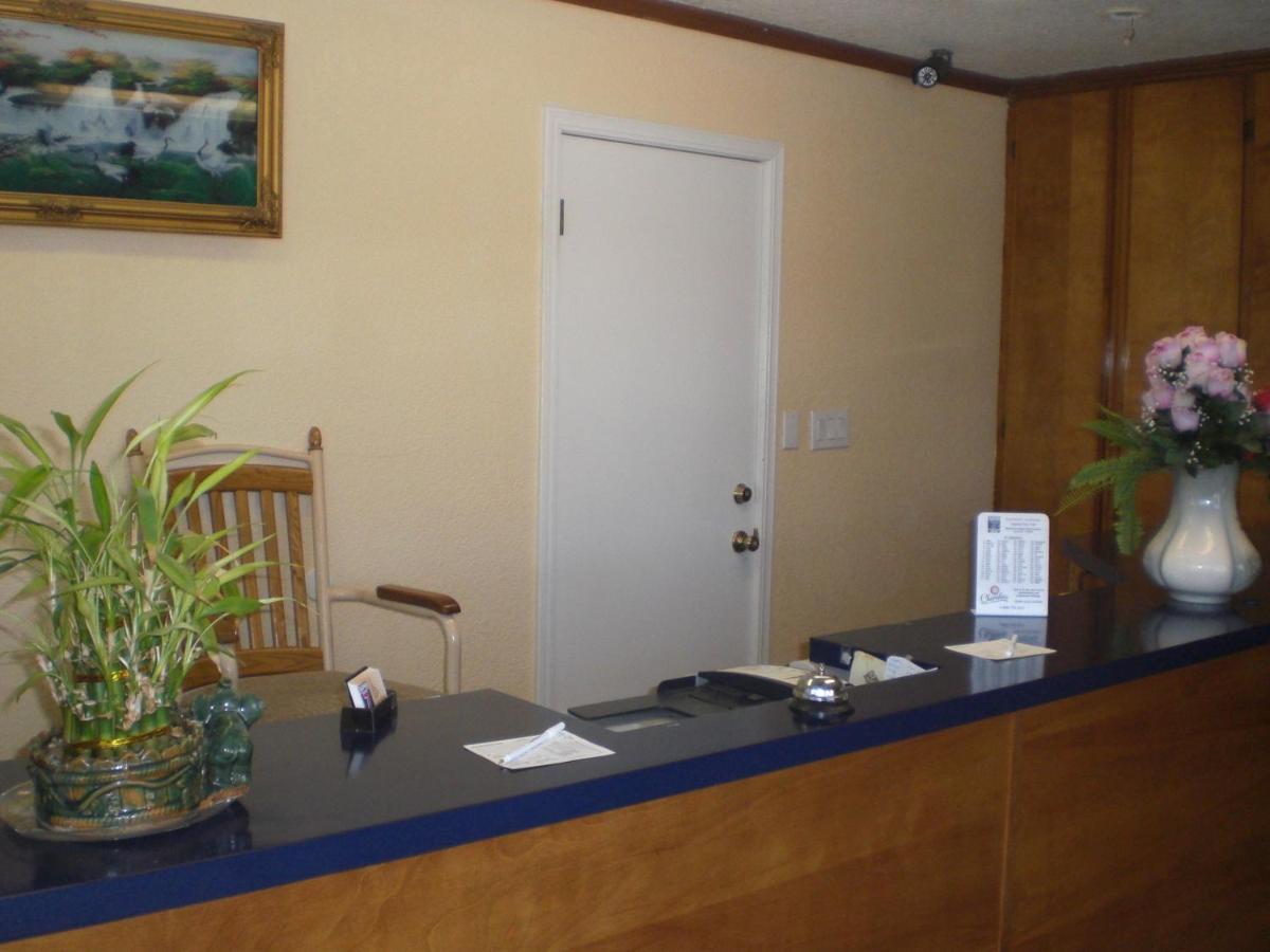 Super 7 Inn-Siloam Springs - main image