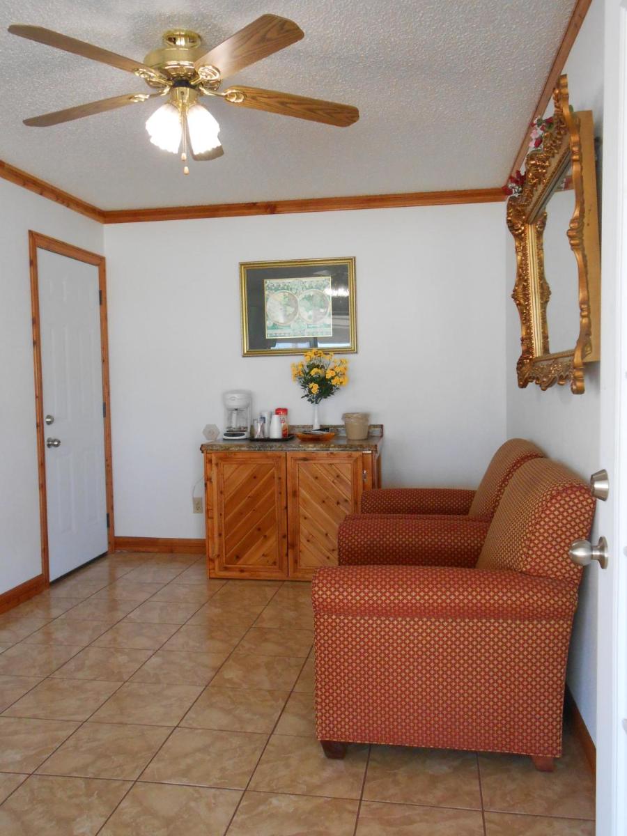 Budget Inn and Suites Siloam Springs - image 2