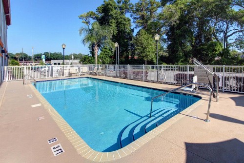 Holiday Inn Express Silver Springs - Ocala an IHG Hotel - image 2