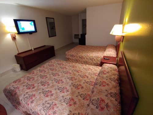 Relax Inn Silver Springs - image 3