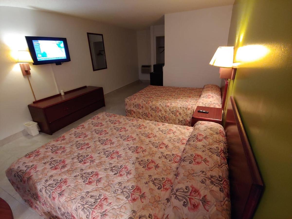 Relax Inn Silver Springs - image 3