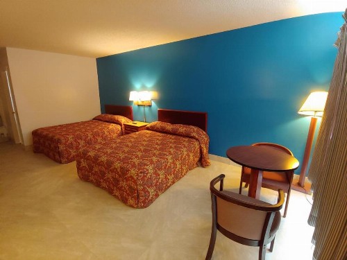 Relax Inn Silver Springs - image 7