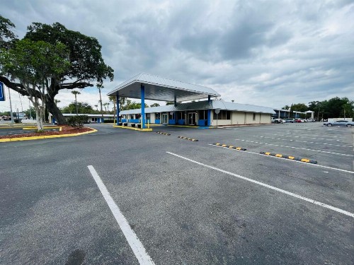 Rodeway Inn - image 16