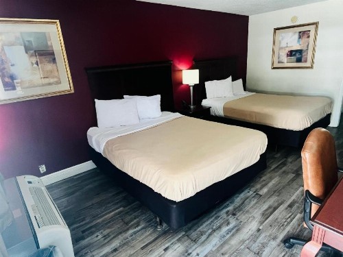 Rodeway Inn - image 34