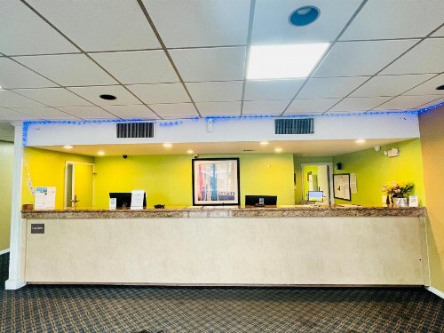 Rodeway Inn - image 38