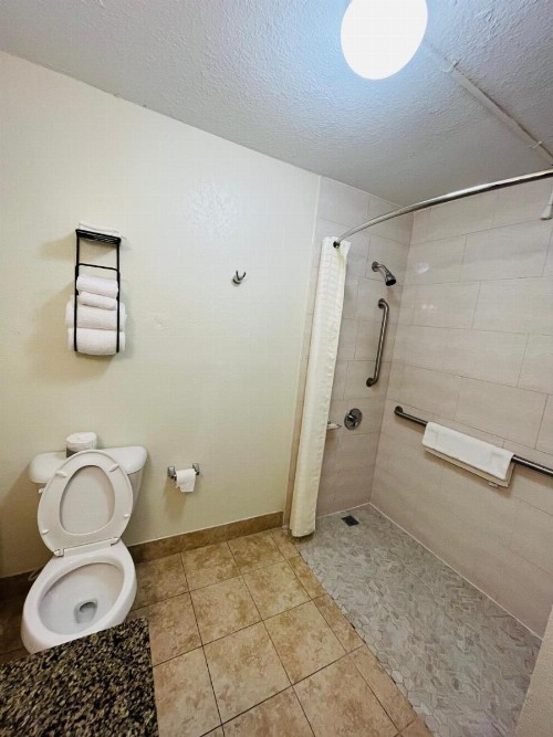 Rodeway Inn - image 7
