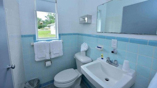 Sun Plaza Motel - image 21