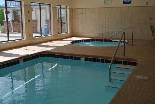 Luxury Inn & Suites - image 11
