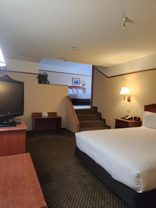 Luxury Inn & Suites - image 12