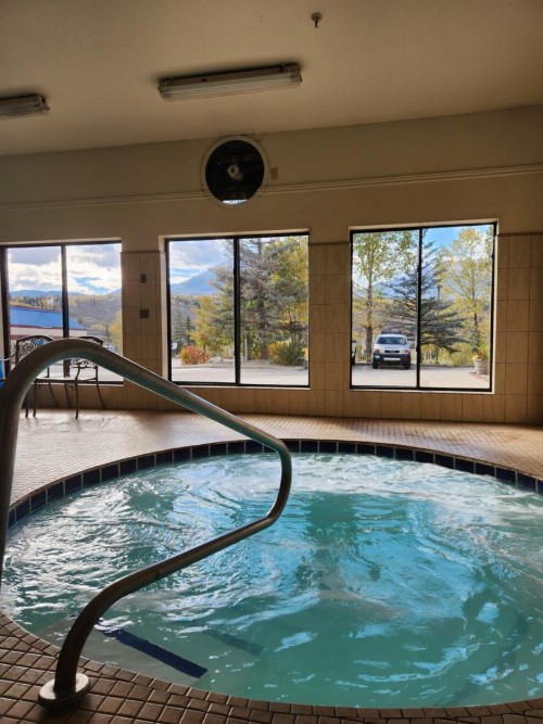 Luxury Inn & Suites - image 14