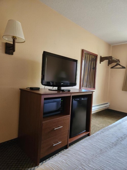 Luxury Inn & Suites - image 16