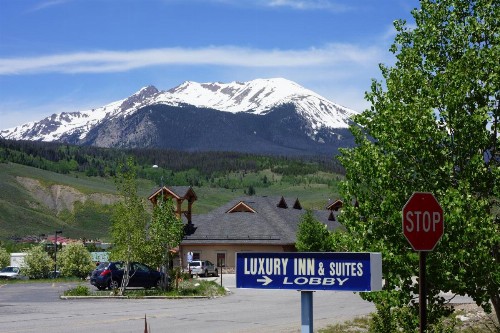 Luxury Inn & Suites - image 17