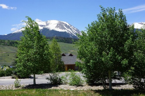 Luxury Inn & Suites - image 19
