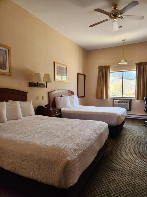 Luxury Inn & Suites - image 22