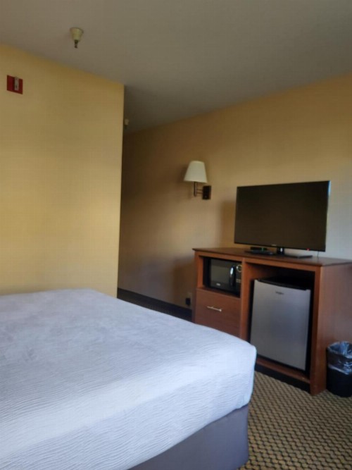 Luxury Inn & Suites - image 26