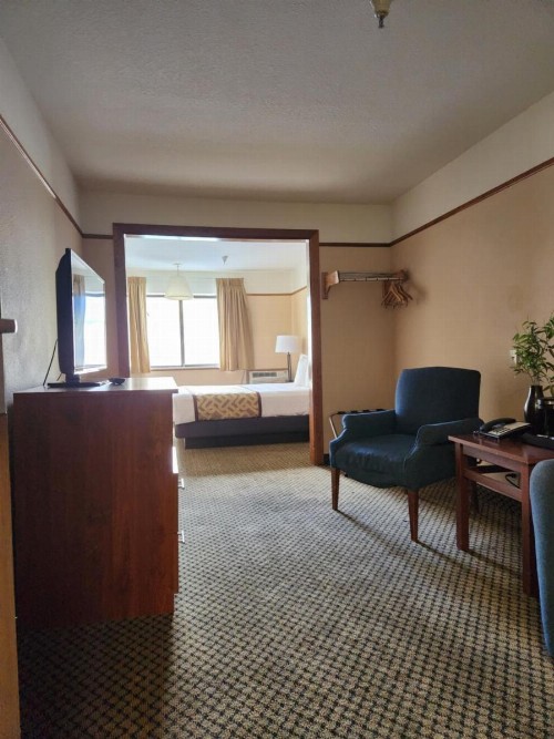 Luxury Inn & Suites - image 27
