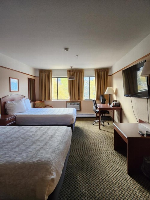 Luxury Inn & Suites - image 50