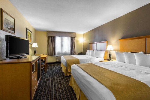Quality Inn and Suites Summit County - image 18