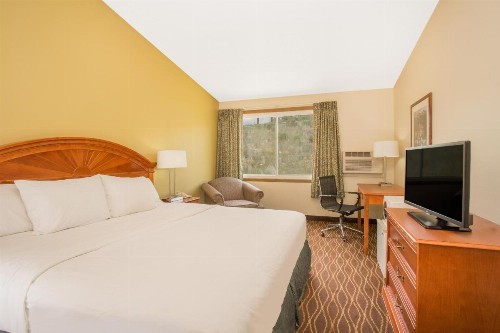 Days Inn by Wyndham Silverthorne - image 10
