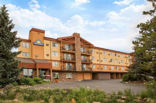 Days Inn by Wyndham Silverthorne - image 2