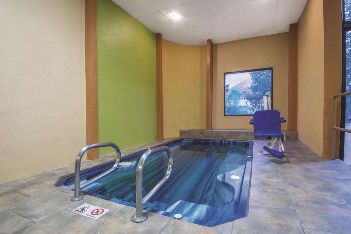 La Quinta by Wyndham Silverthorne - Summit Co - image 7