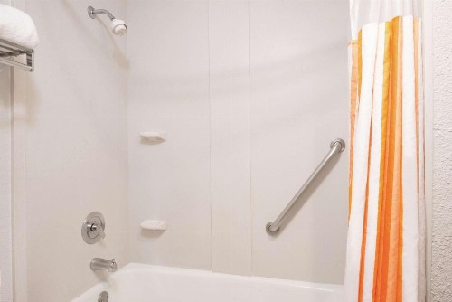 La Quinta by Wyndham Silverthorne - Summit Co - image 9