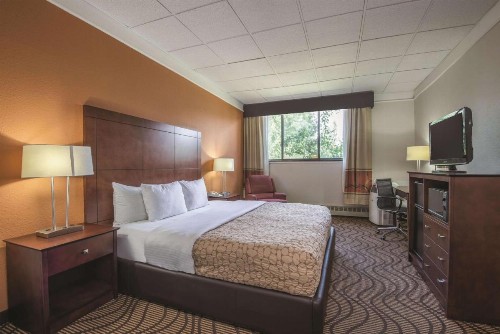 La Quinta by Wyndham Silverthorne - Summit Co - image 11