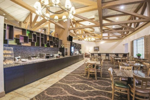 La Quinta by Wyndham Silverthorne - Summit Co - image 20
