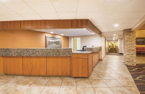 La Quinta by Wyndham Silverthorne - Summit Co - image 4