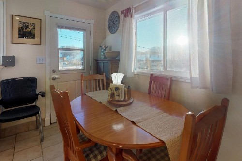 Hummingbird Hotel - image 10