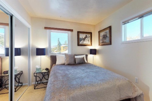 Hummingbird Hotel - image 8