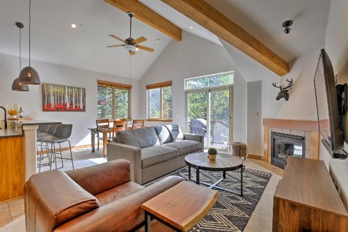 Chic Silverthorne Condo with Balcony on Blue River!