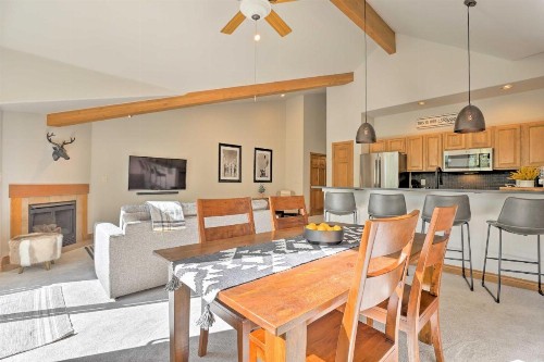 Chic Silverthorne Condo with Balcony on Blue River! - image 9