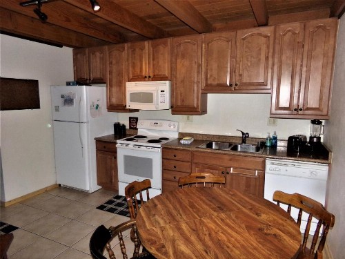 THKT Treehouse 2 Bedroom 1 Bathroom - image 6