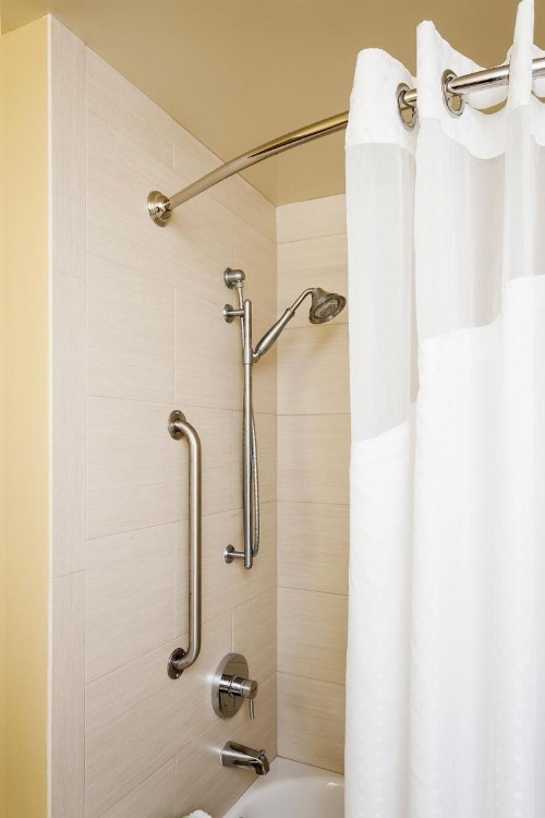Holiday Inn Express Simi Valley an IHG Hotel - image 17