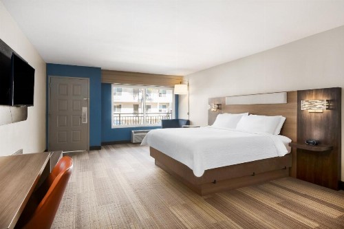 Holiday Inn Express Simi Valley an IHG Hotel - image 34