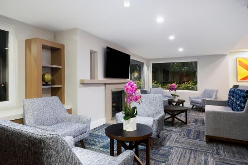 Holiday Inn Express Simi Valley an IHG Hotel - image 4