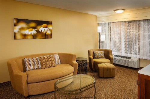 Holiday Inn Express Simi Valley an IHG Hotel - image 6