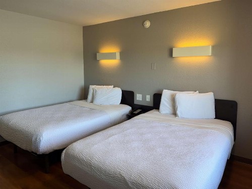 Motel 6-Simi Valley CA - image 16