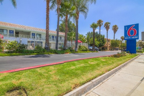 Motel 6-Simi Valley CA - image 21