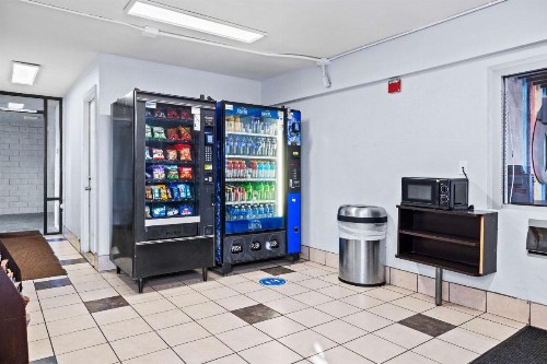 Motel 6-Simi Valley CA - image 22