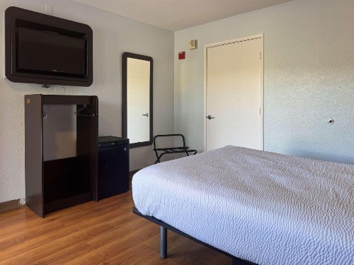 Motel 6-Simi Valley CA - image 23