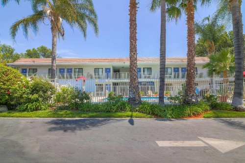 Motel 6-Simi Valley CA - image 3