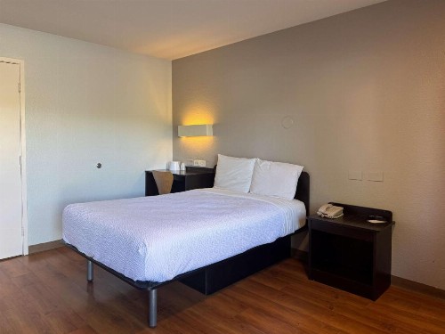 Motel 6-Simi Valley CA - image 7