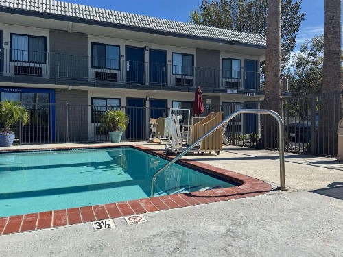 Motel 6-Simi Valley CA - image 9