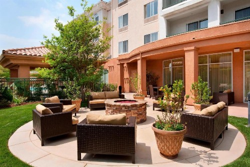 Courtyard Ventura Simi Valley - image 8