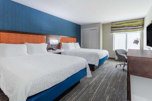 Hampton Inn Sioux Falls - image 11